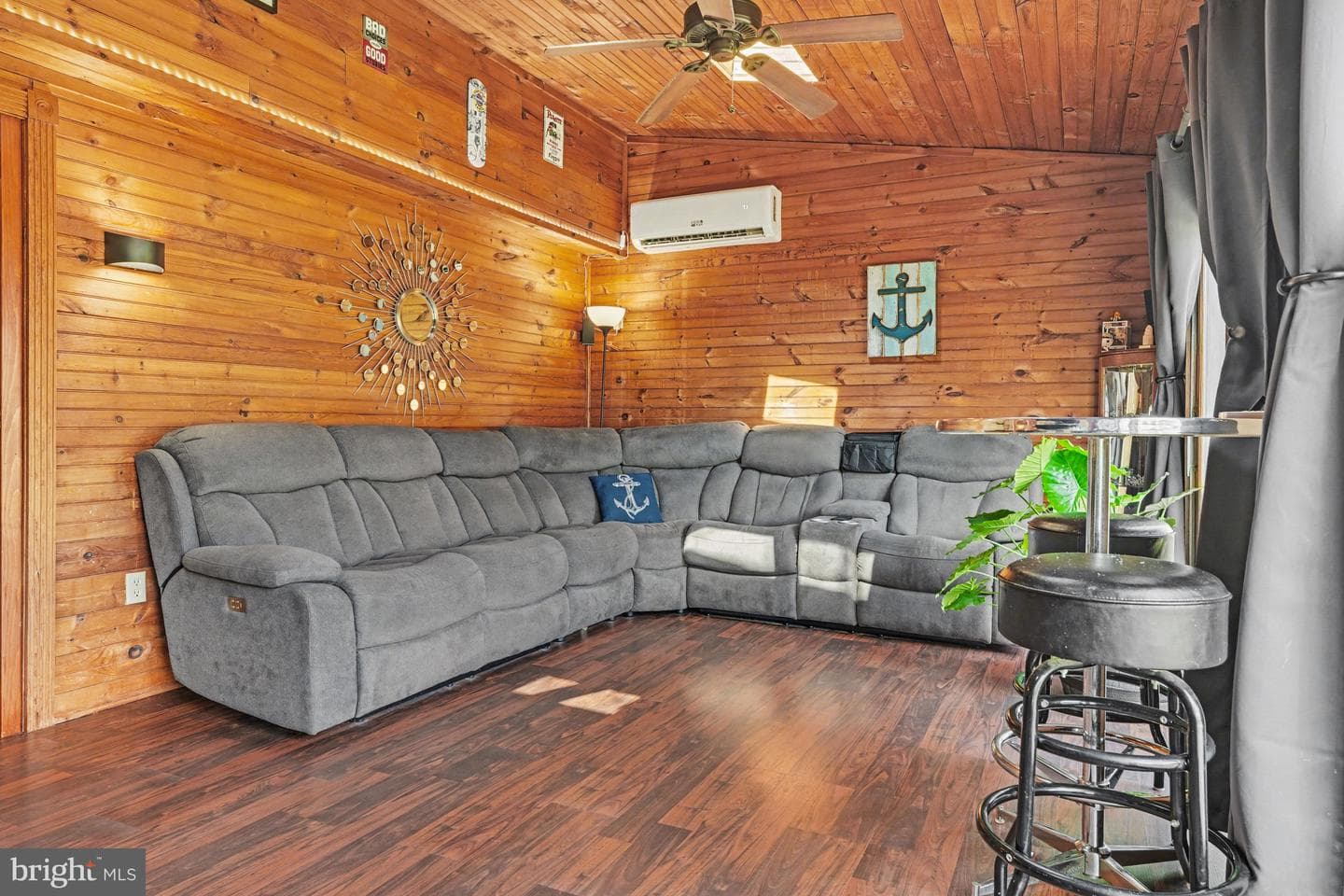 1442 Harvey Lane photo 10