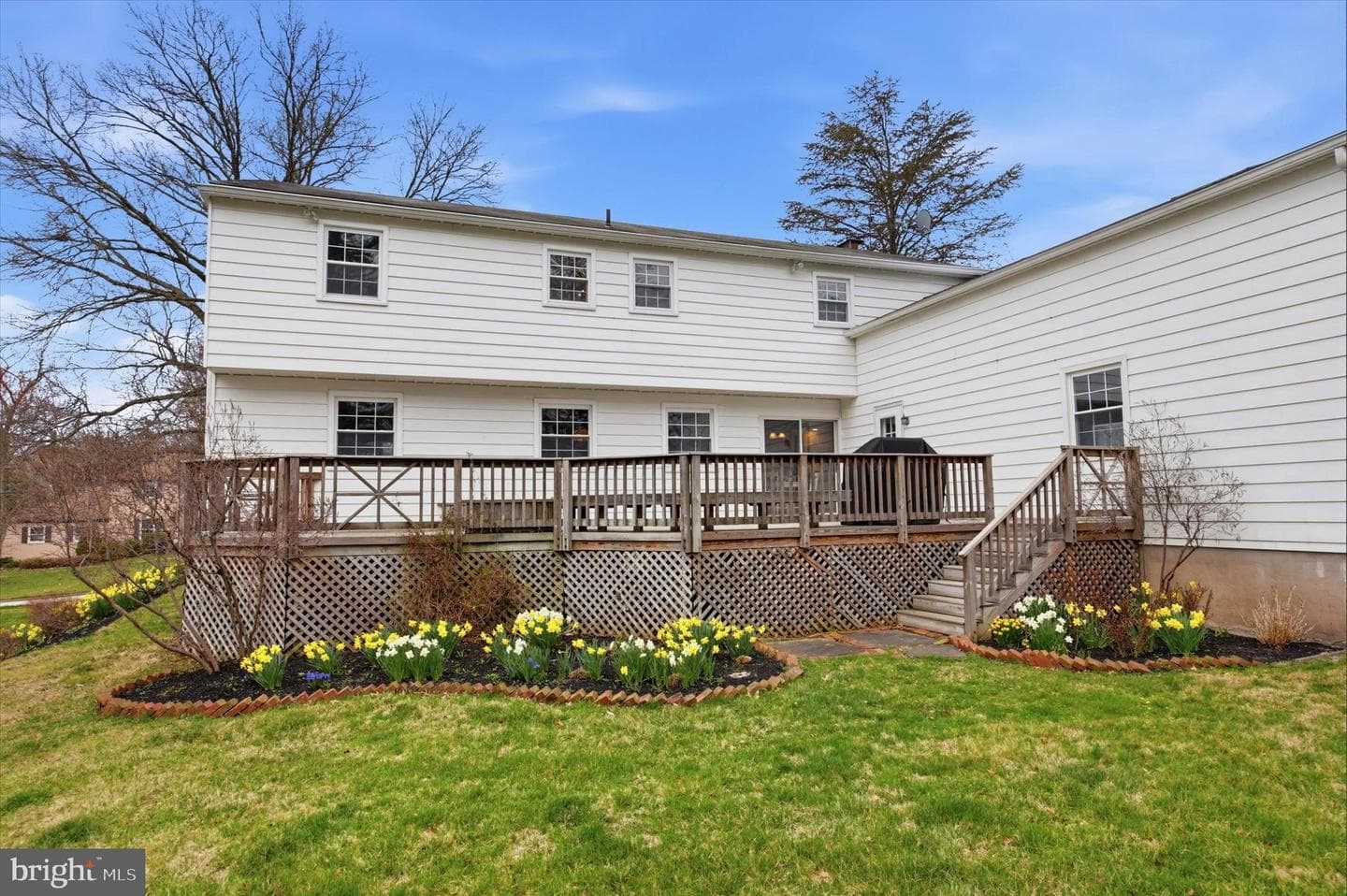560 Watford Lane photo 33