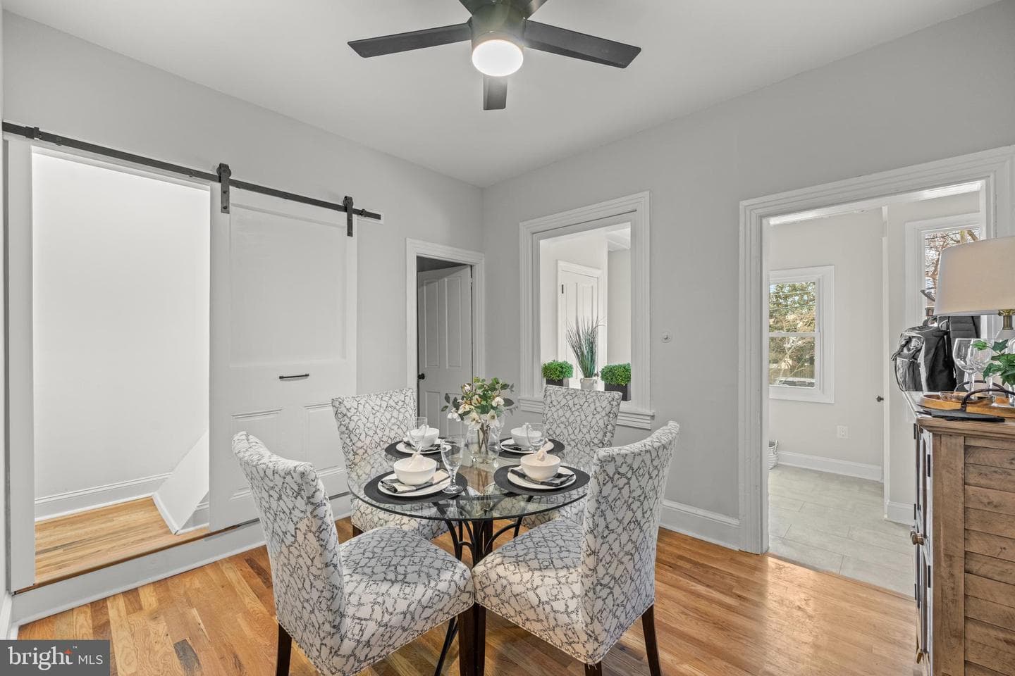 222 W Barnard Street photo 11