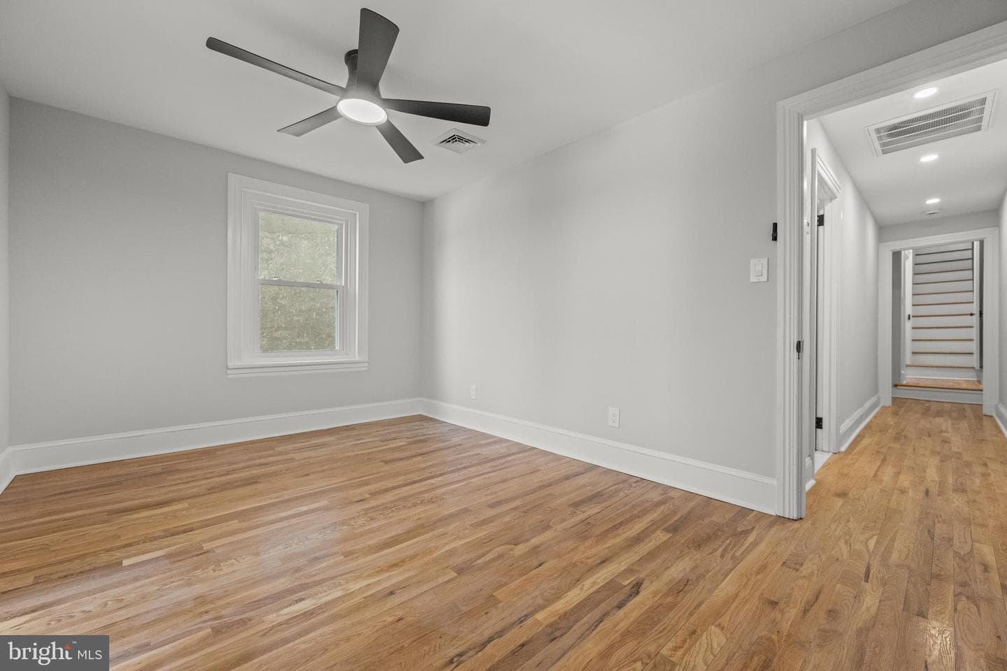 222 W Barnard Street photo 27
