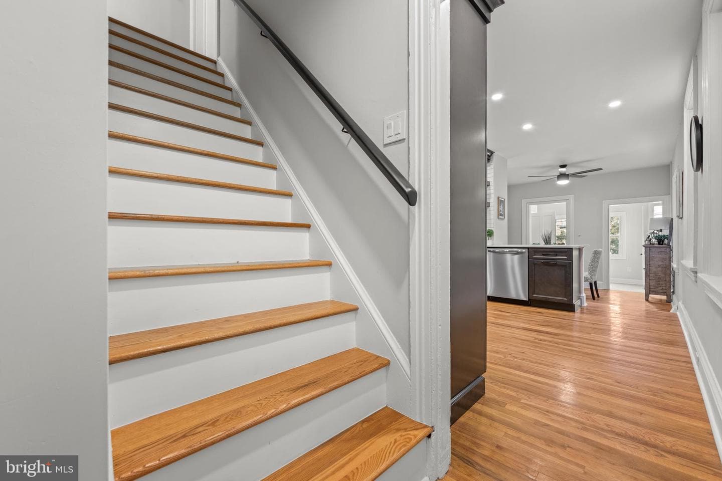 222 W Barnard Street photo 9