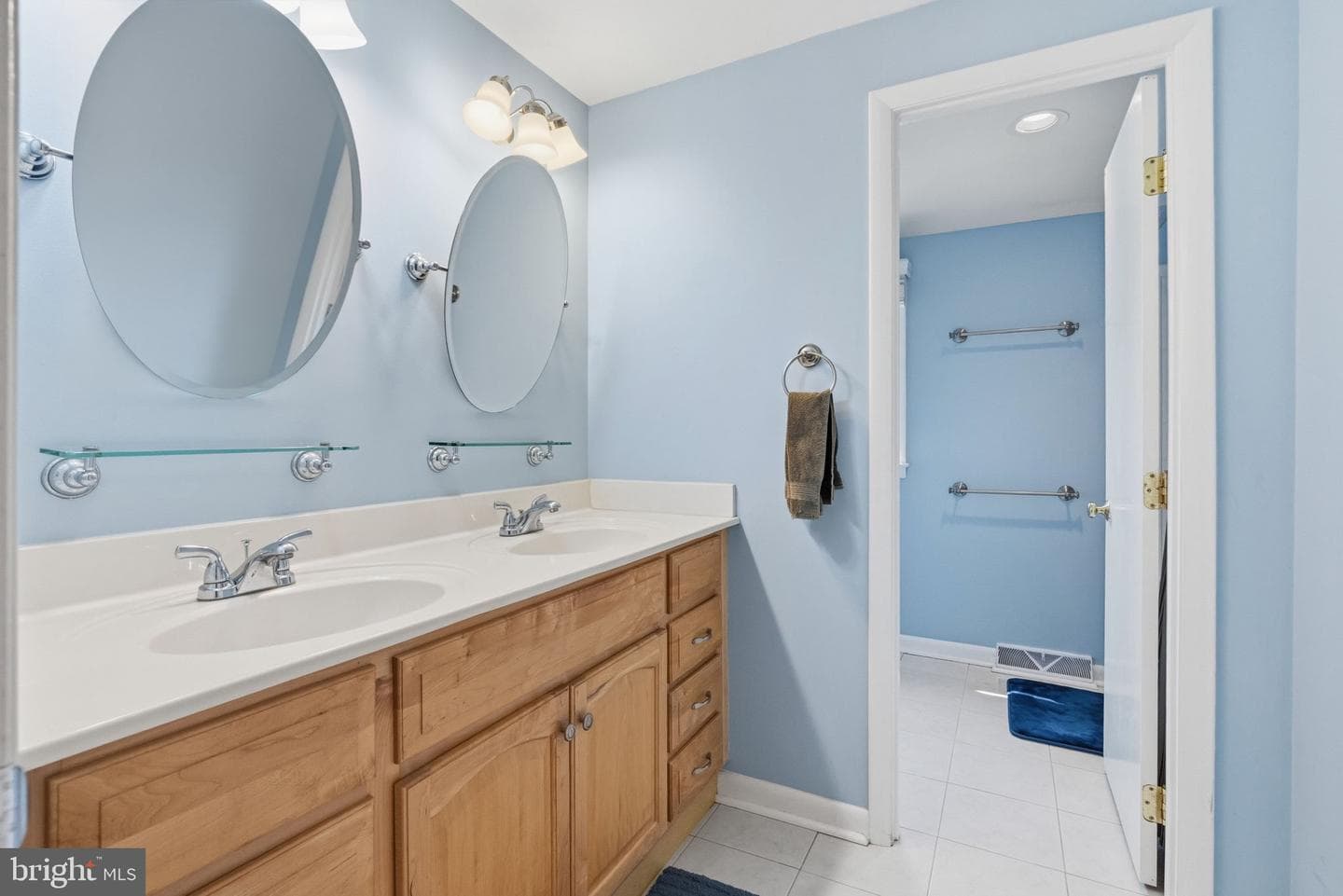 1561 Tanglewood photo 35