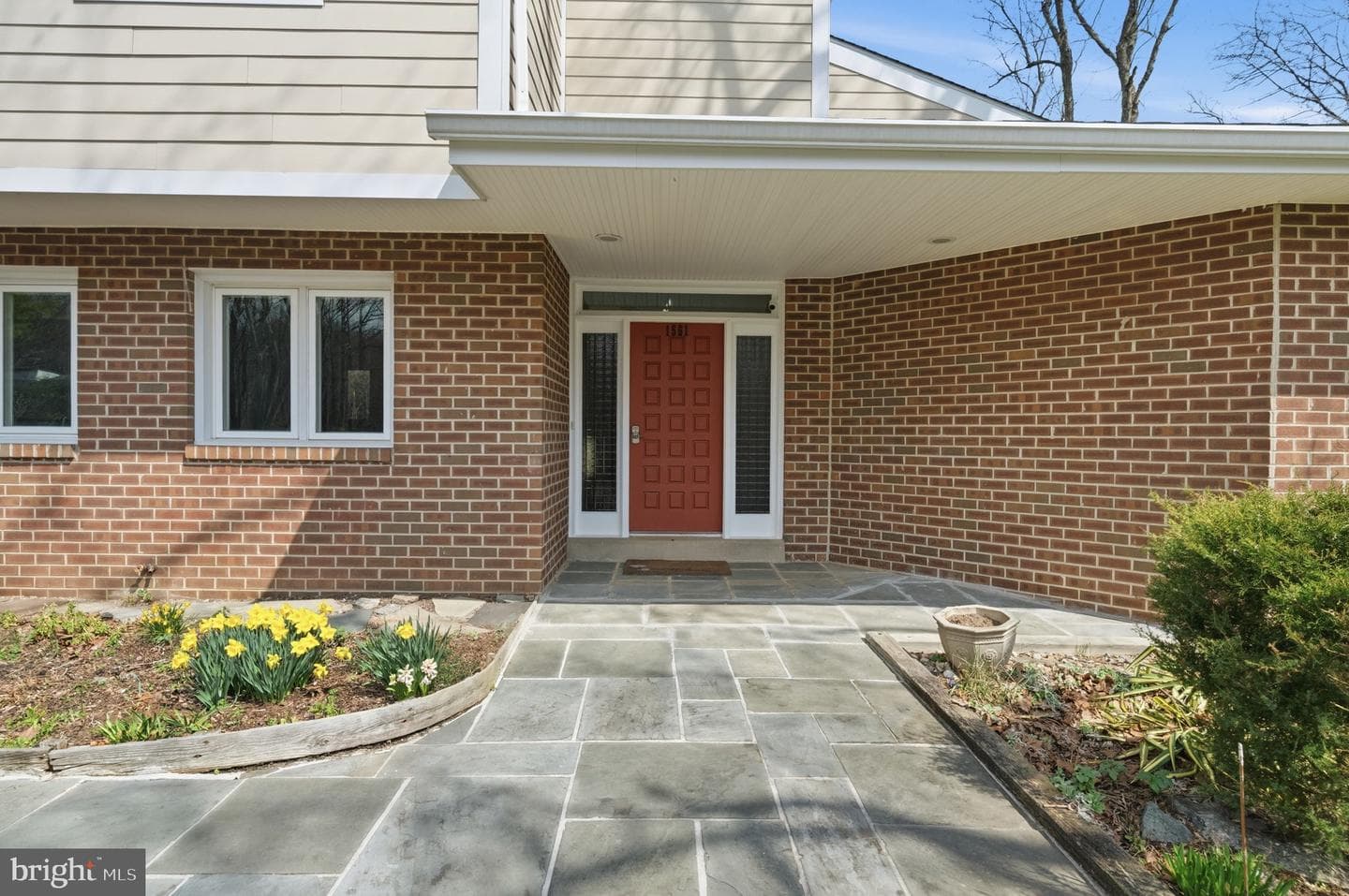 1561 Tanglewood photo 4