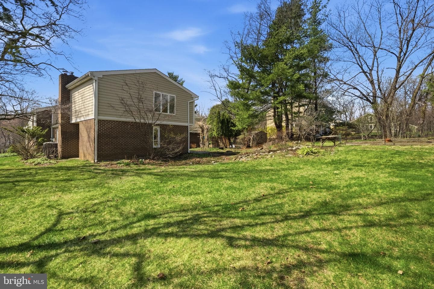 1561 Tanglewood photo 48