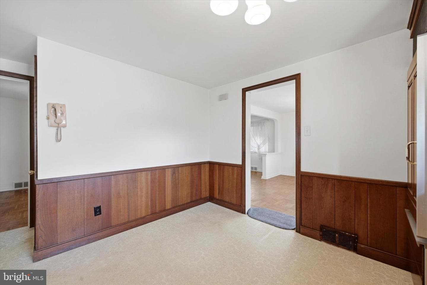 547 Dorothy Lane photo 13