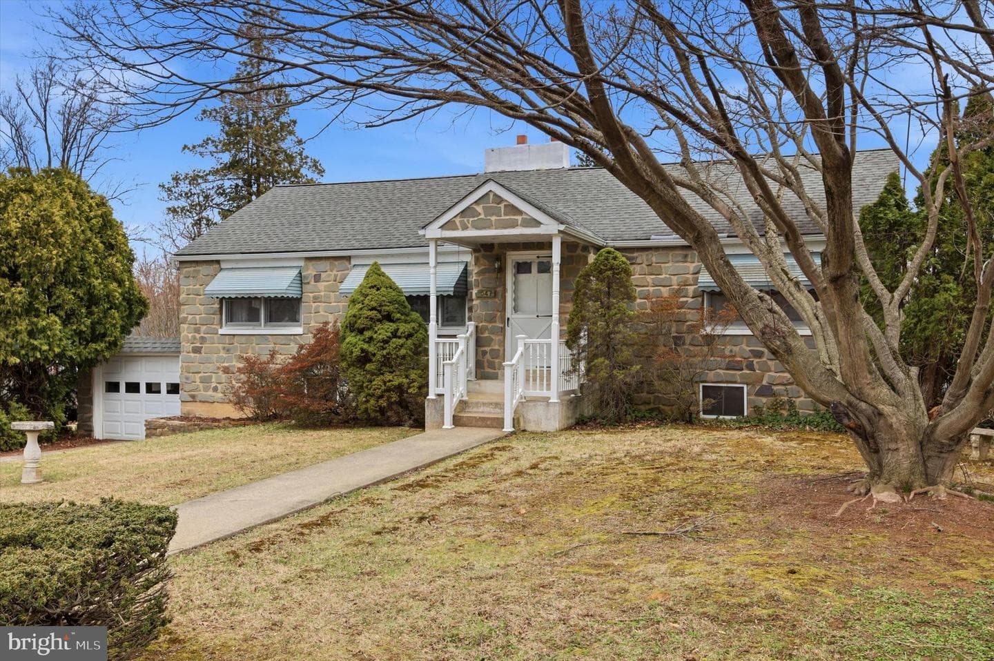 547 Dorothy Lane photo 2