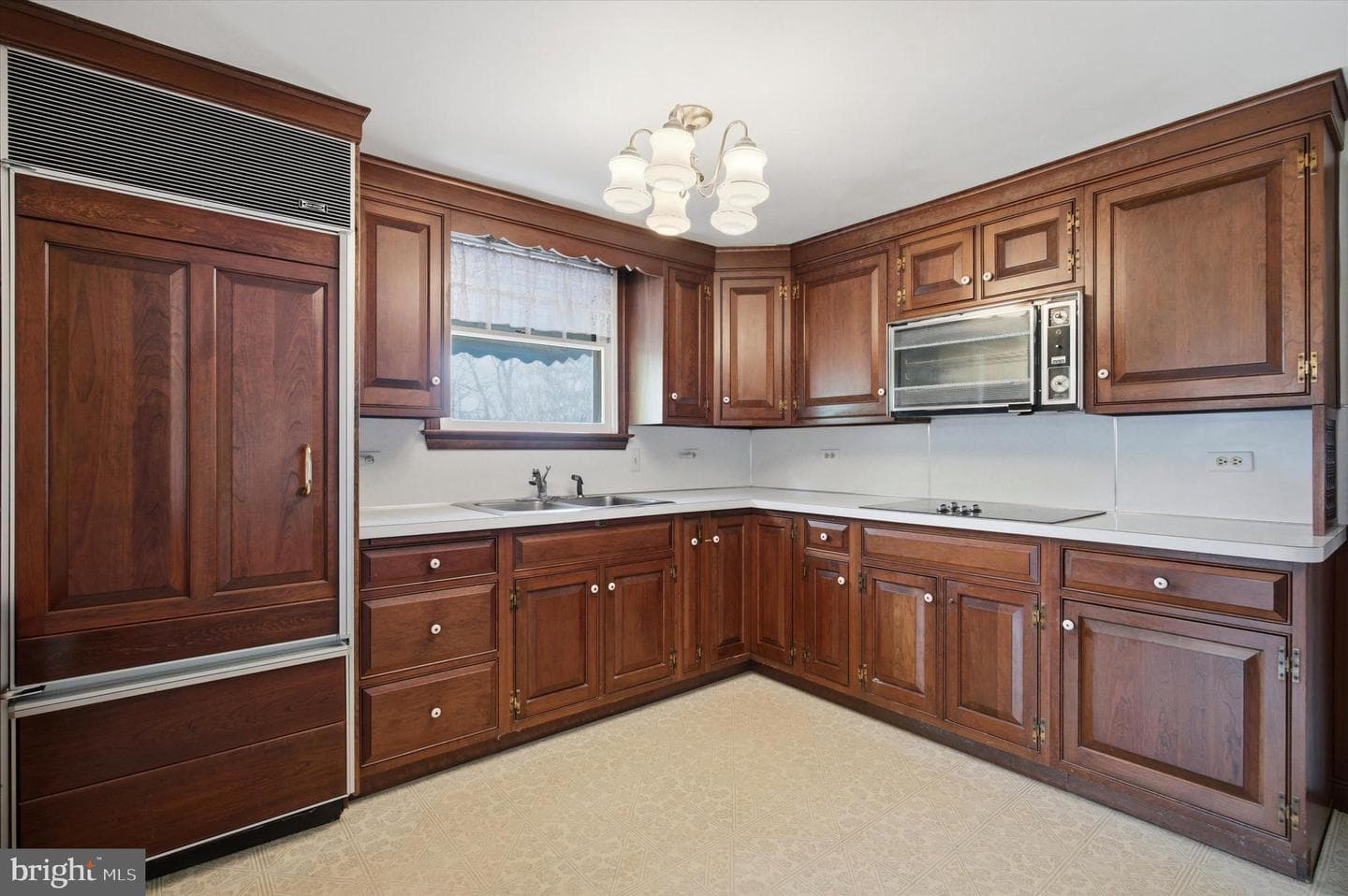 547 Dorothy Lane photo 3