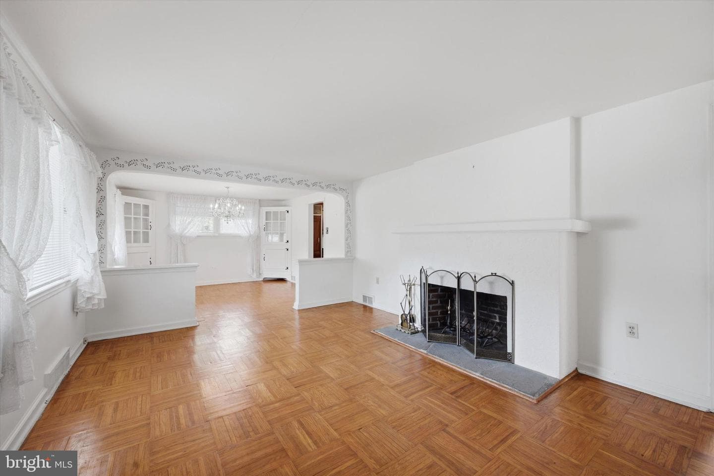 547 Dorothy Lane photo 6