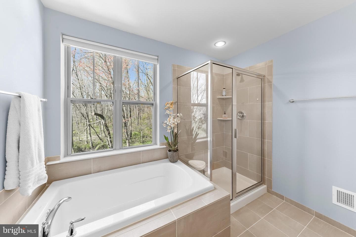 292 Kestrel Court photo 26