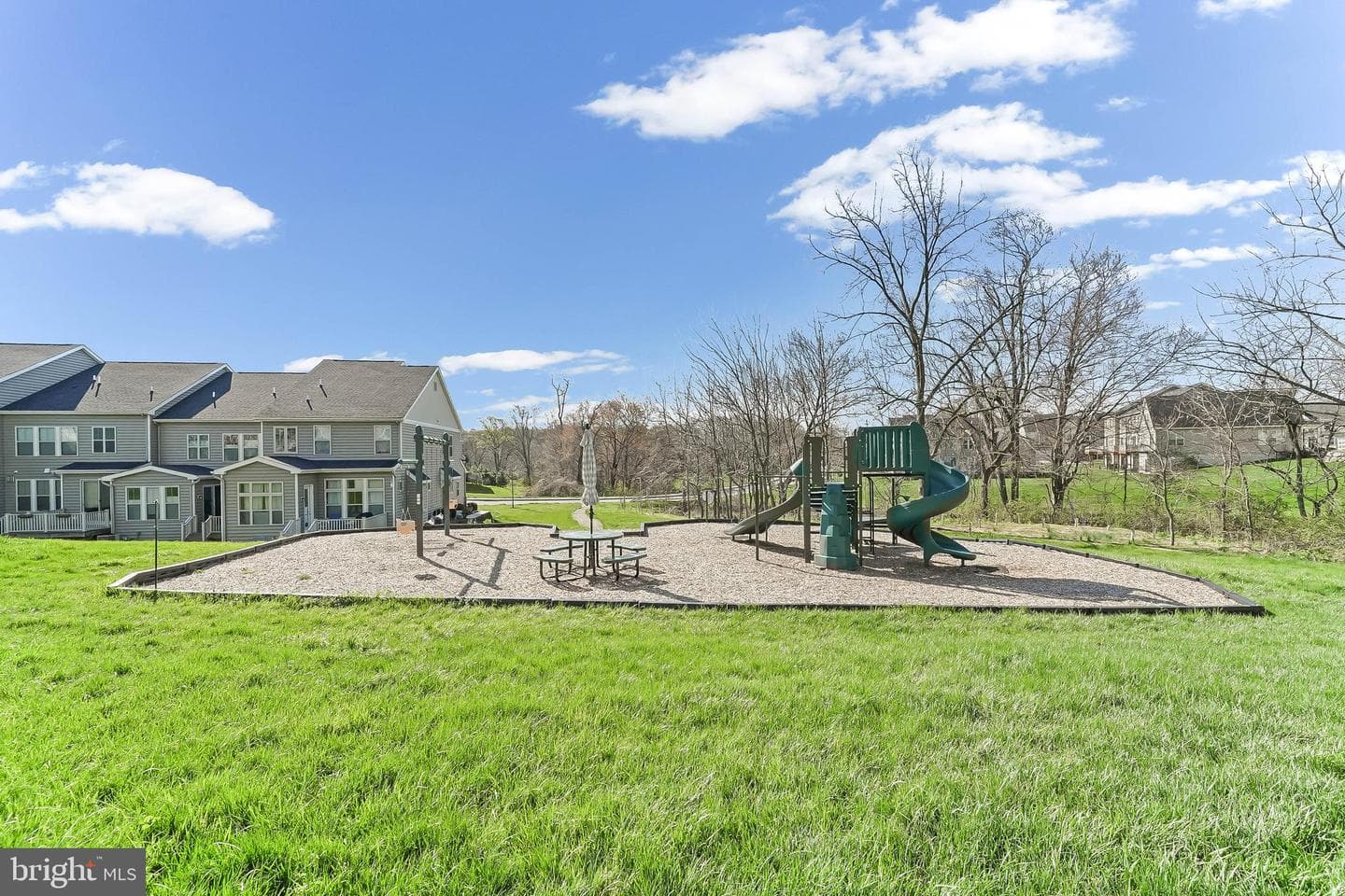 292 Kestrel Court photo 33