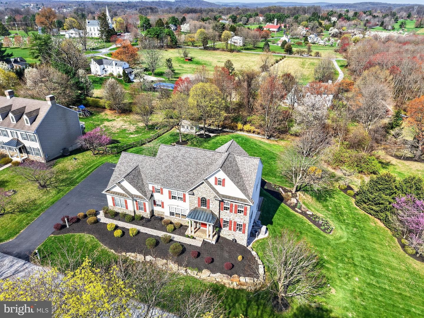 19 Steepleview Drive photo 6