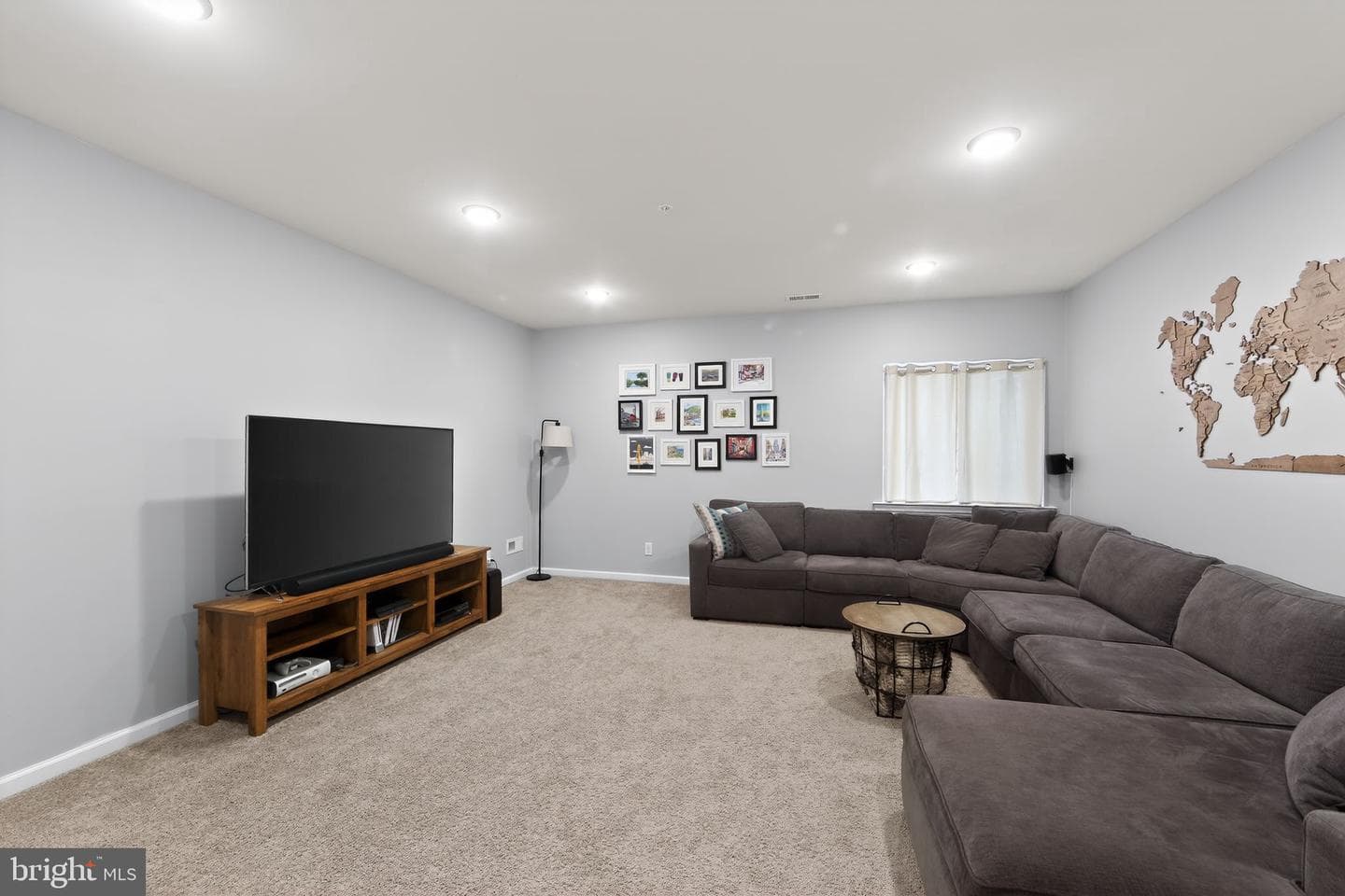 302 Stafford Court photo 35