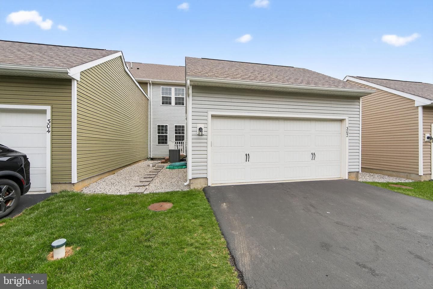 302 Stafford Court photo 39