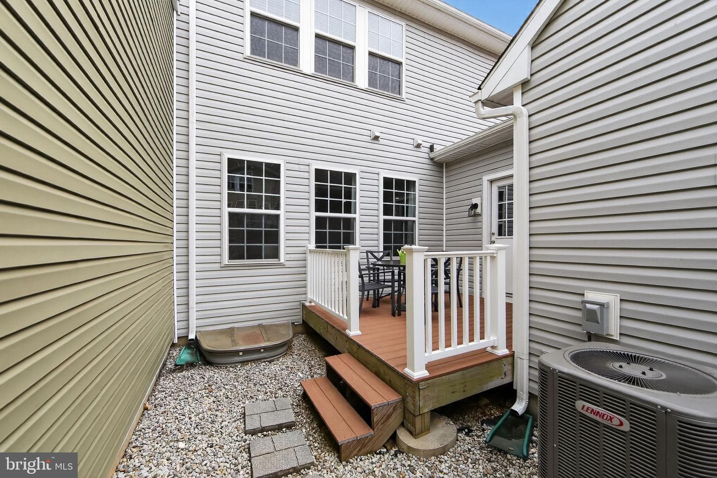 302 Stafford Court photo 40