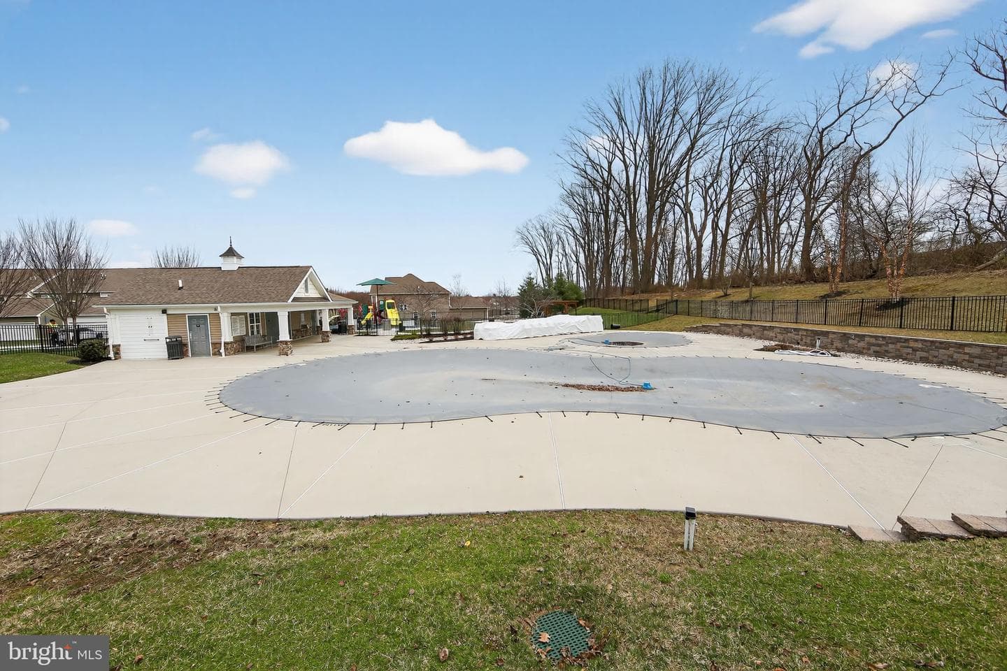 302 Stafford Court photo 41