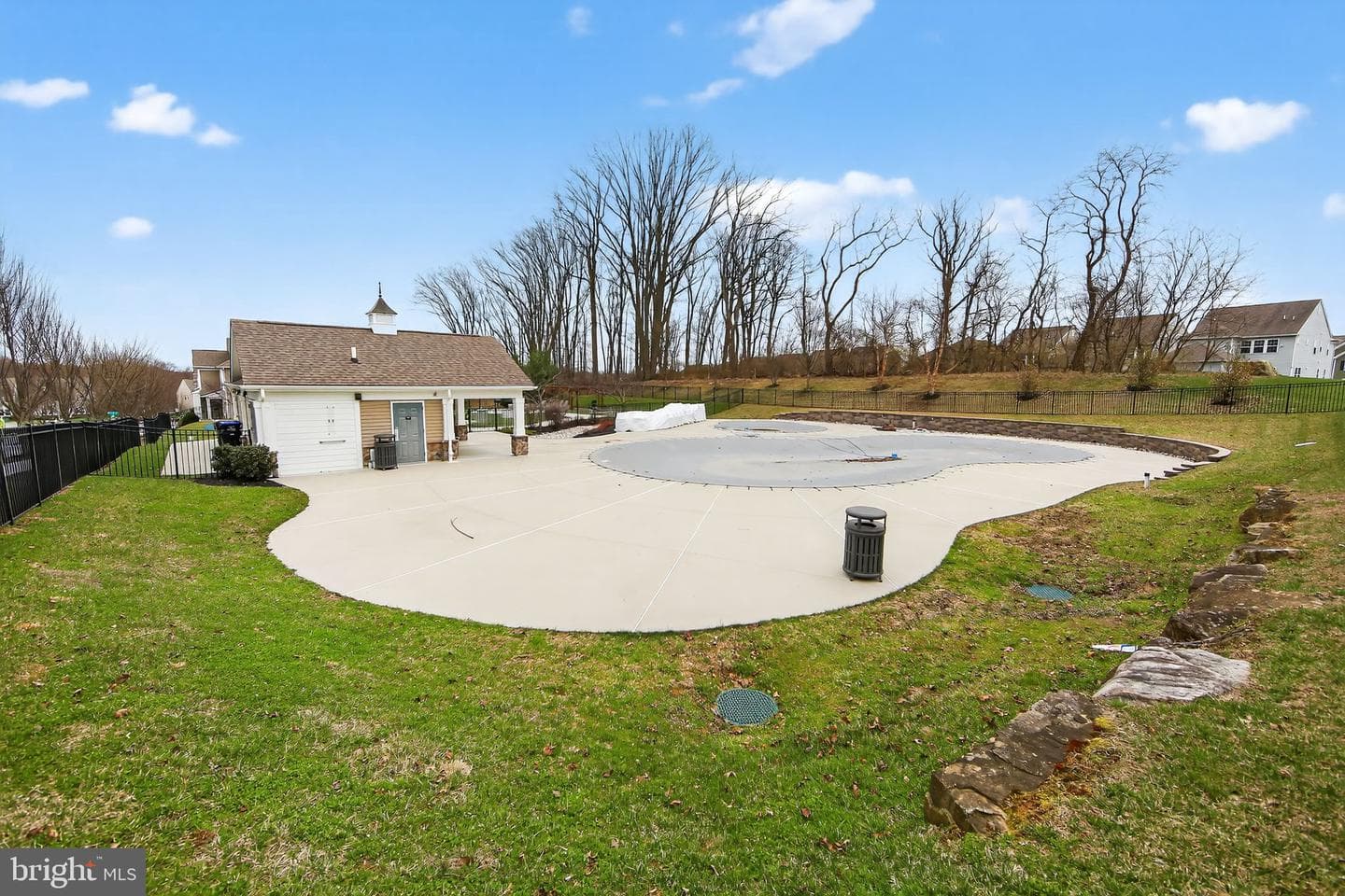 302 Stafford Court photo 42