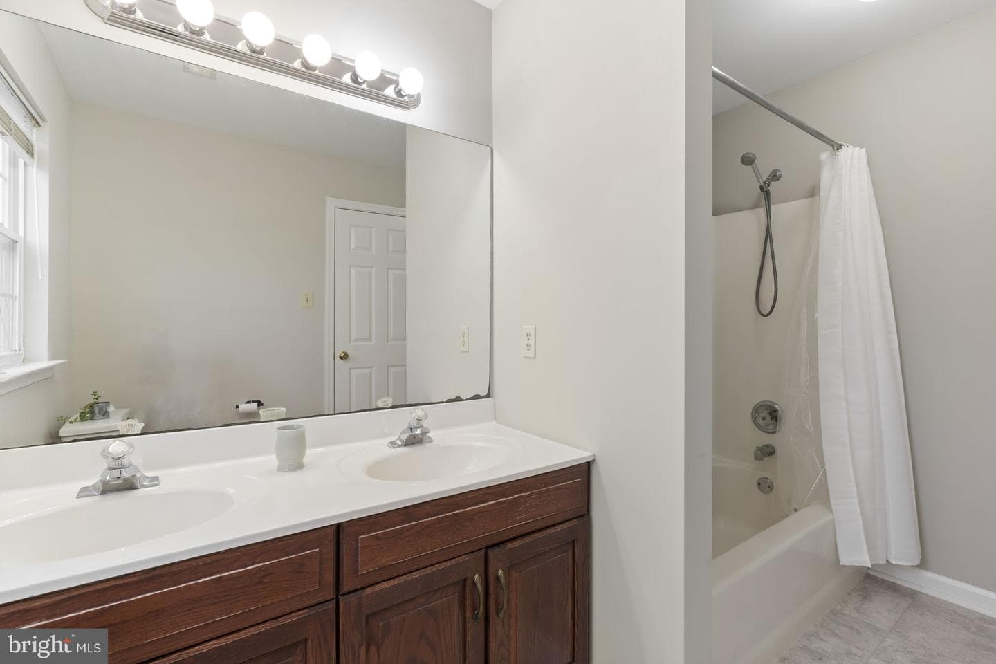 219 Beaumont Drive photo 28