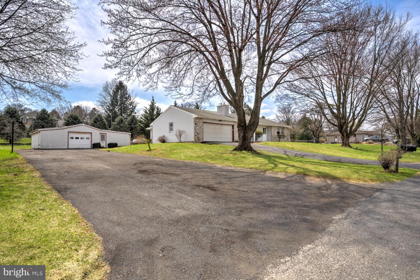 640 Meadow Drive photo 2