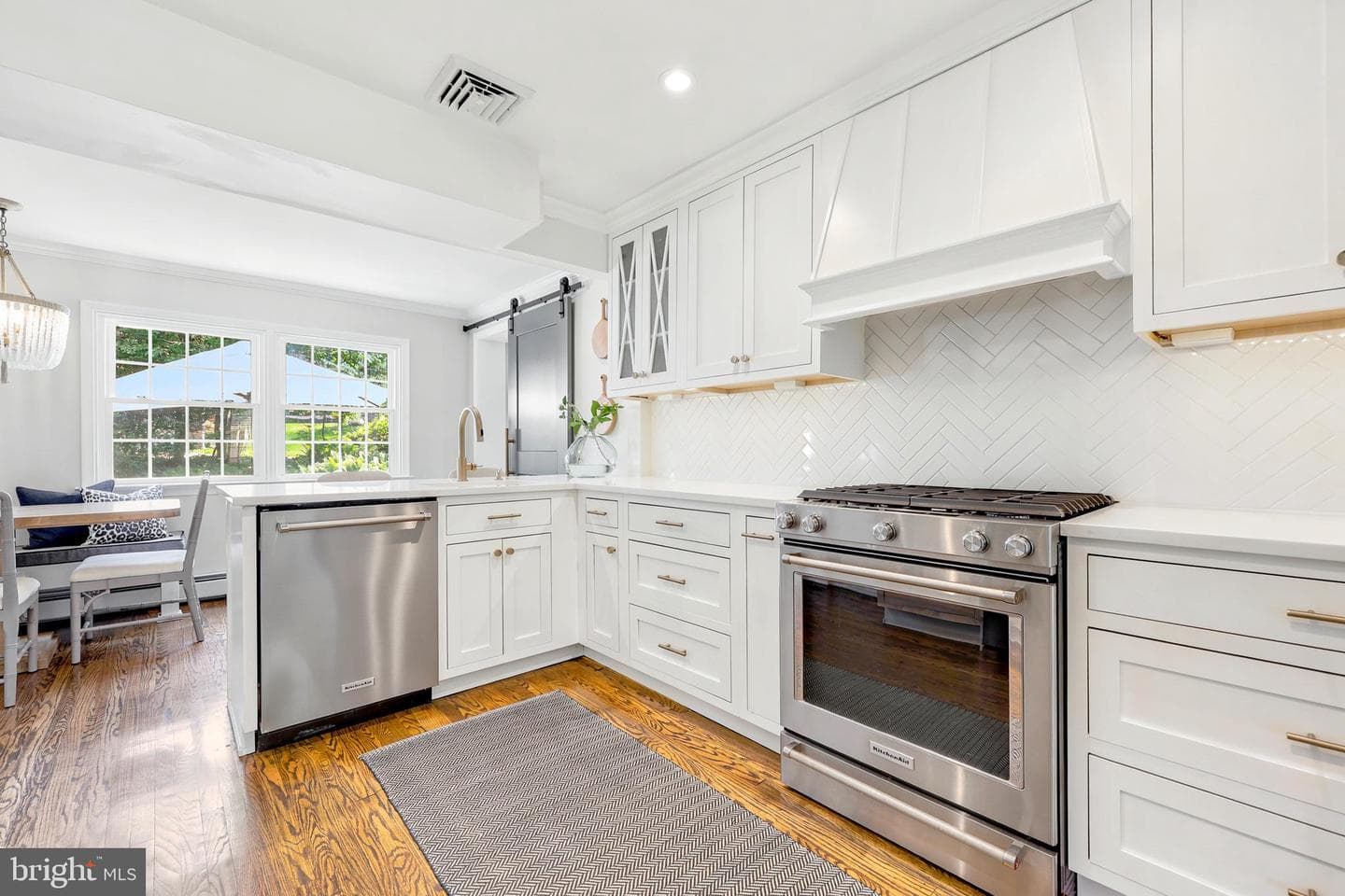 566 Upper Weadley Road photo 17