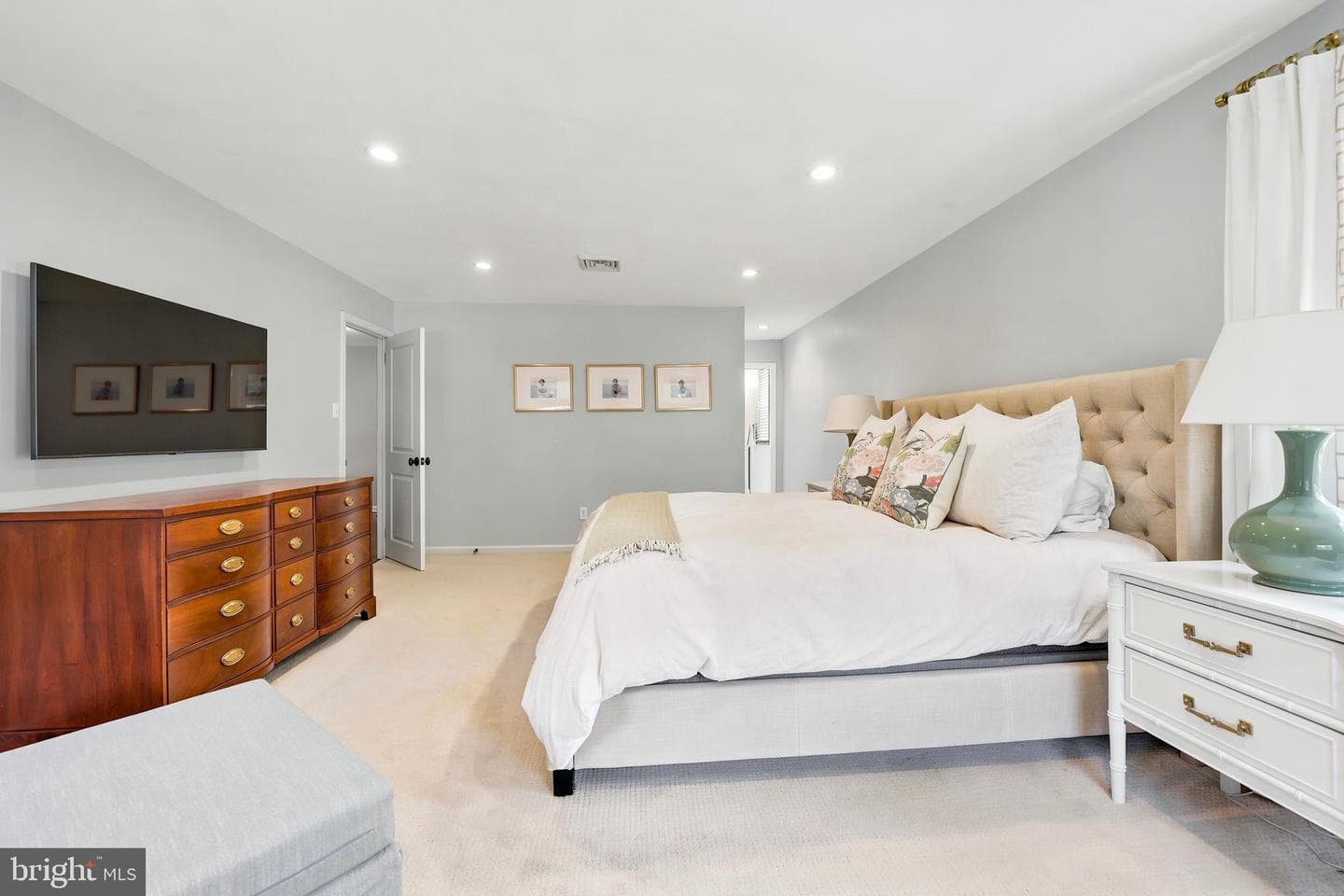566 Upper Weadley Road photo 27