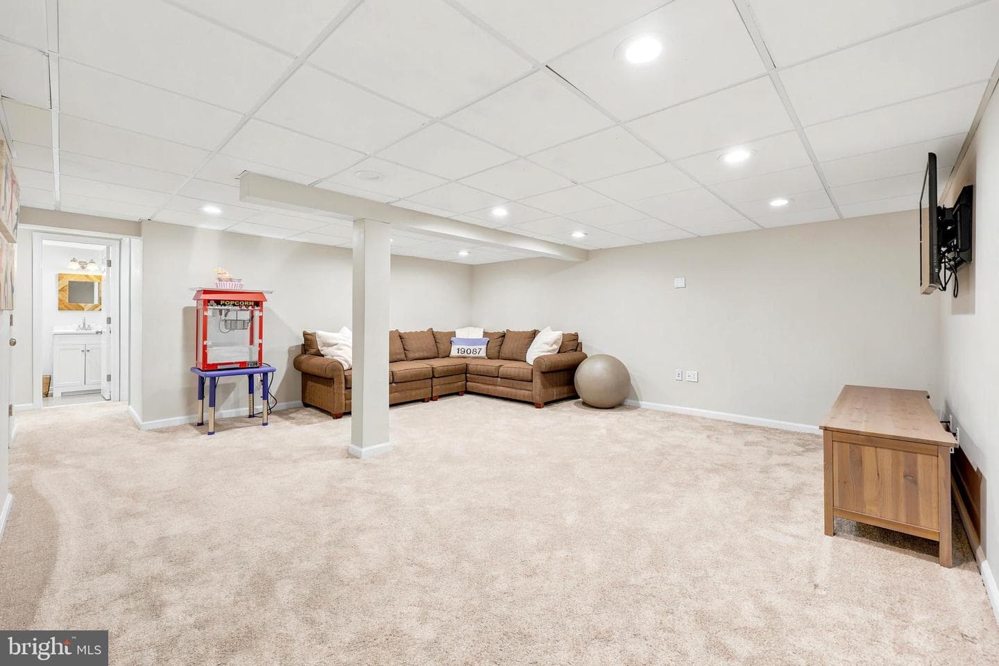 566 Upper Weadley Road photo 41