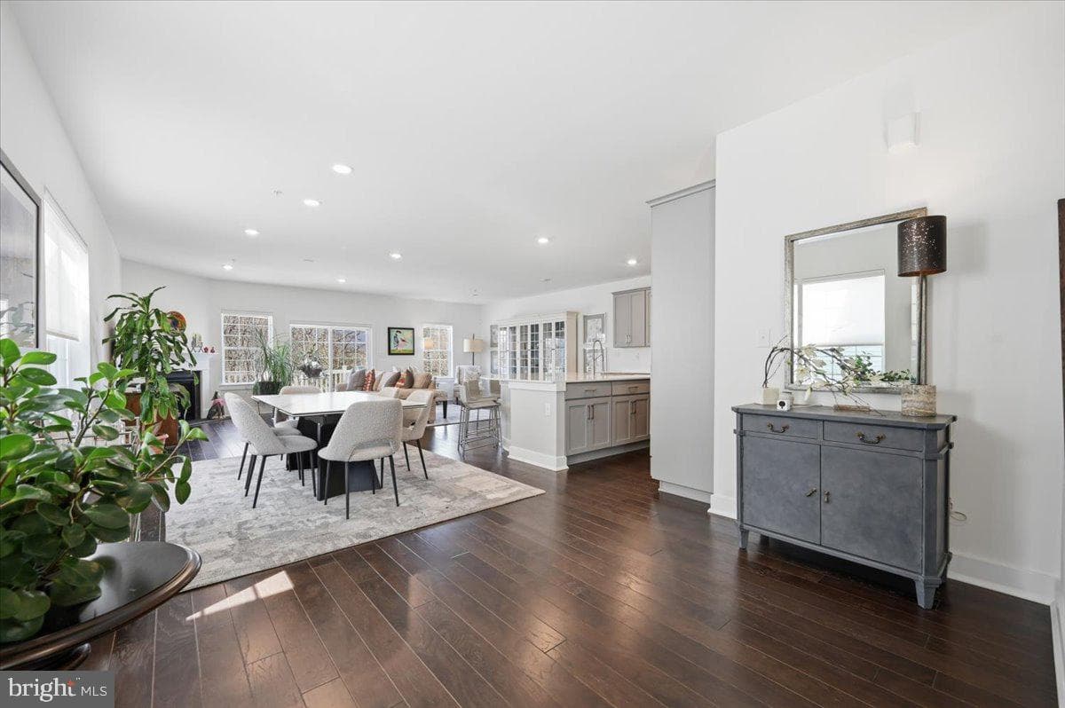 279 Red Leaf Lane photo 3