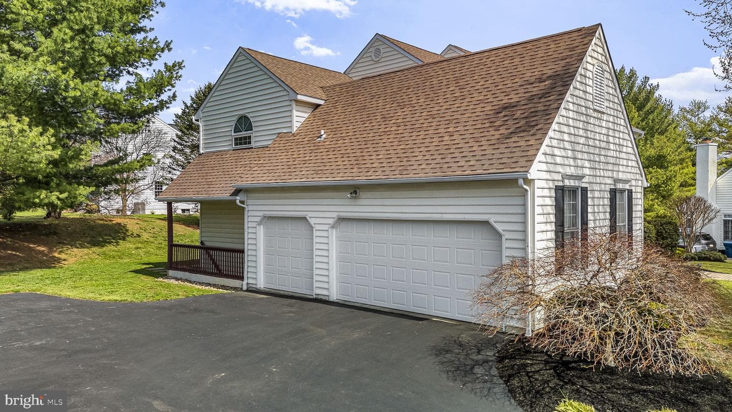 105 Crosspointe Drive photo 5