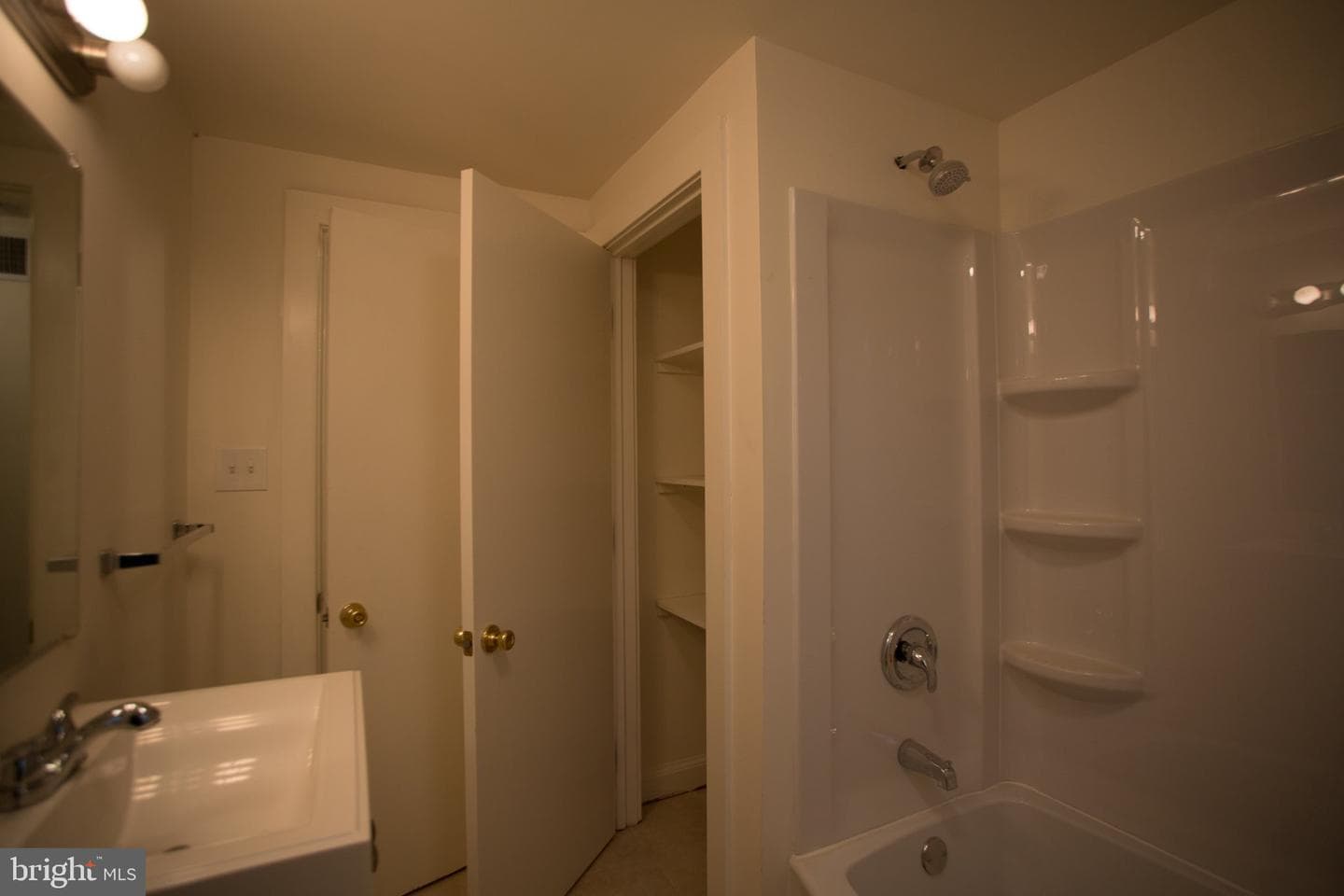 601 Vincent Street photo 6