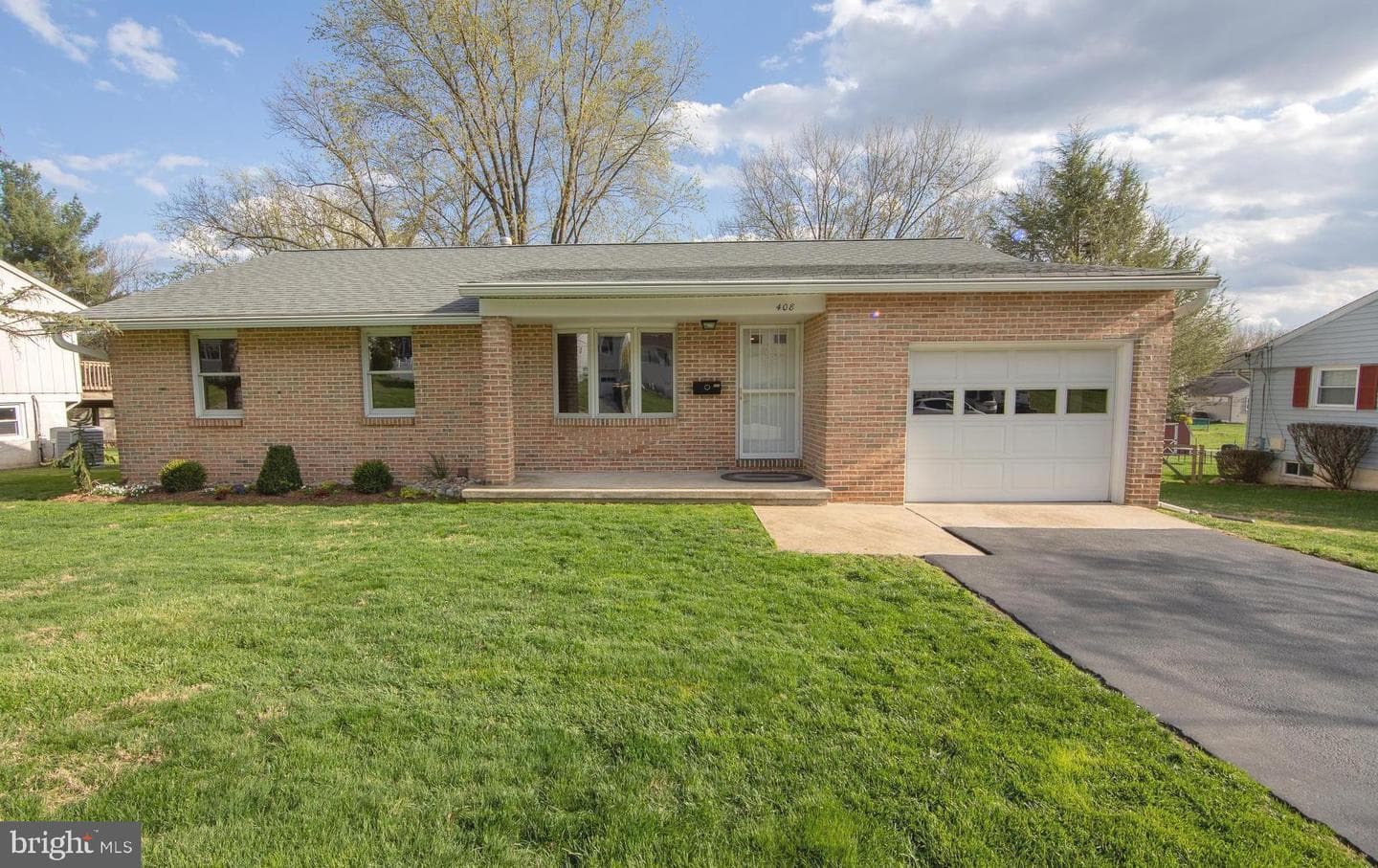 408 Chesterfield Drive photo 2