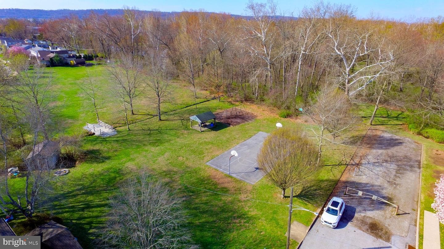 408 Chesterfield Drive photo 54