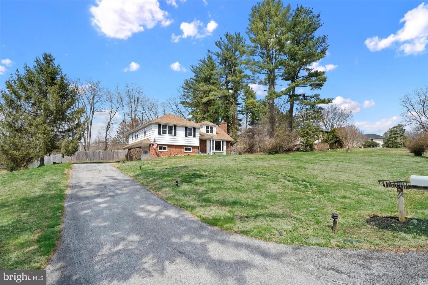 307 Longwood Drive photo 6