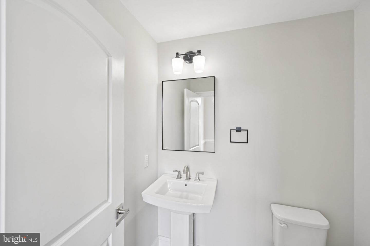 833 Stonecliffe Road photo 13