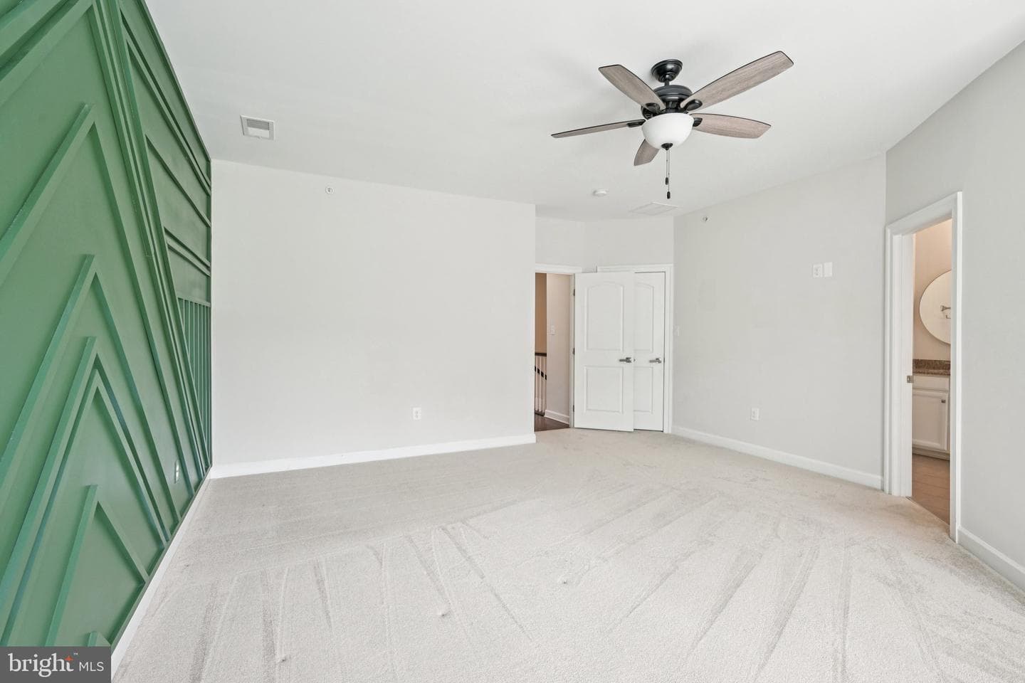 833 Stonecliffe Road photo 18
