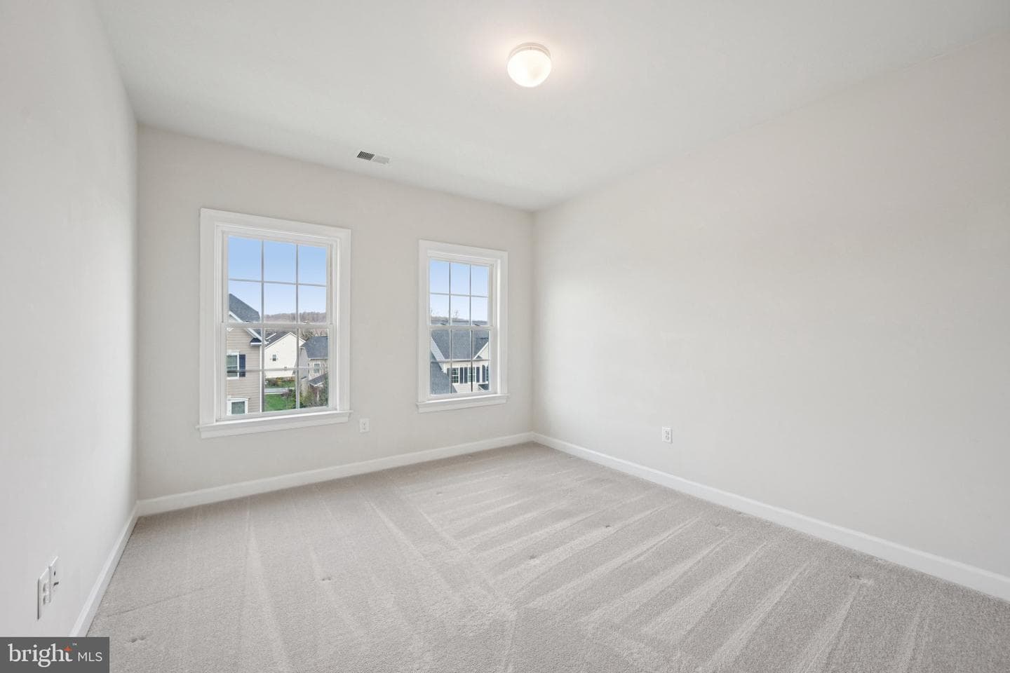 833 Stonecliffe Road photo 22