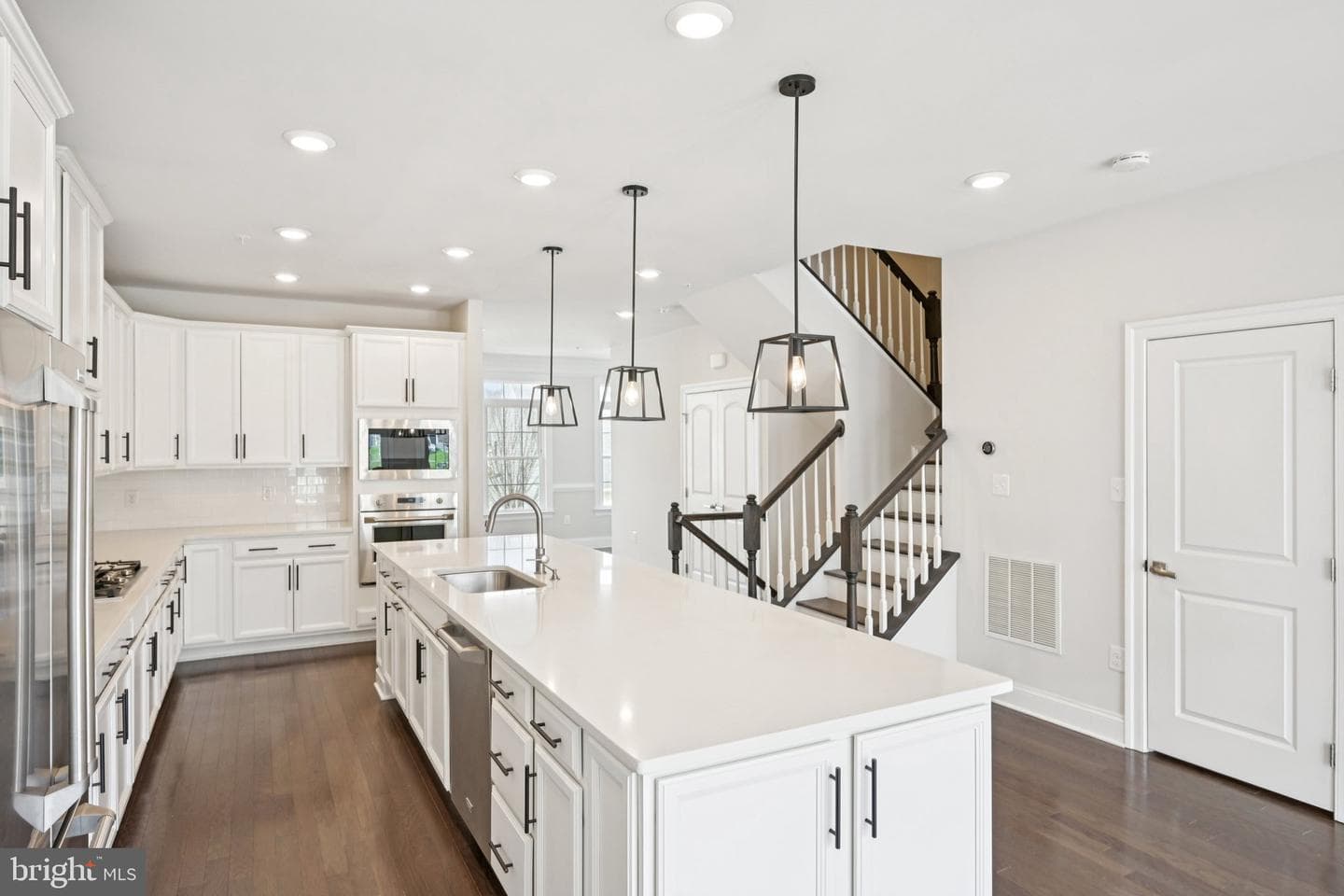 833 Stonecliffe Road photo 5