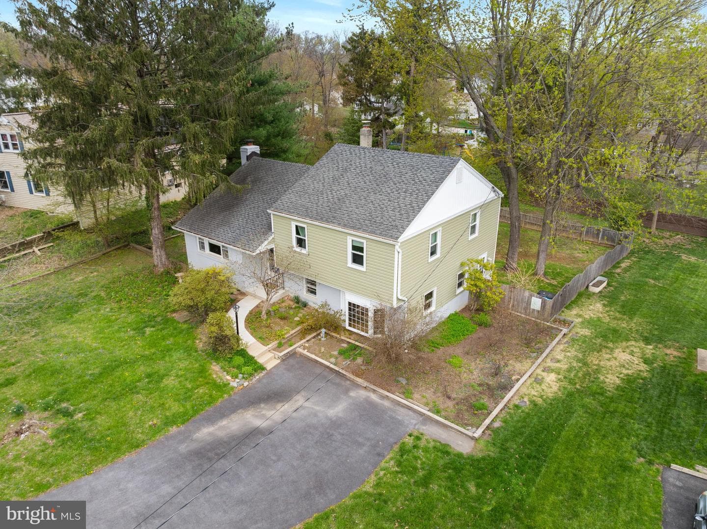 137 Waterloo Avenue photo 3