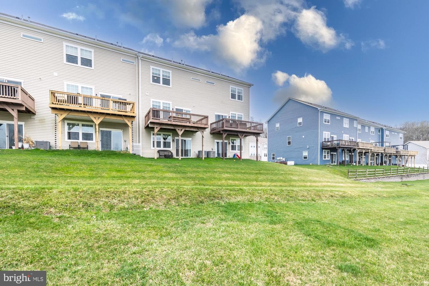 321 Dawson Place photo 6