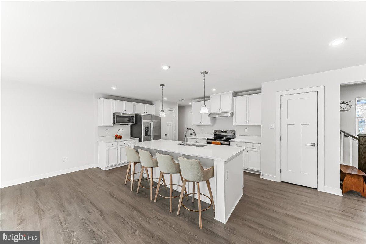 215 Sloan Drive photo 10