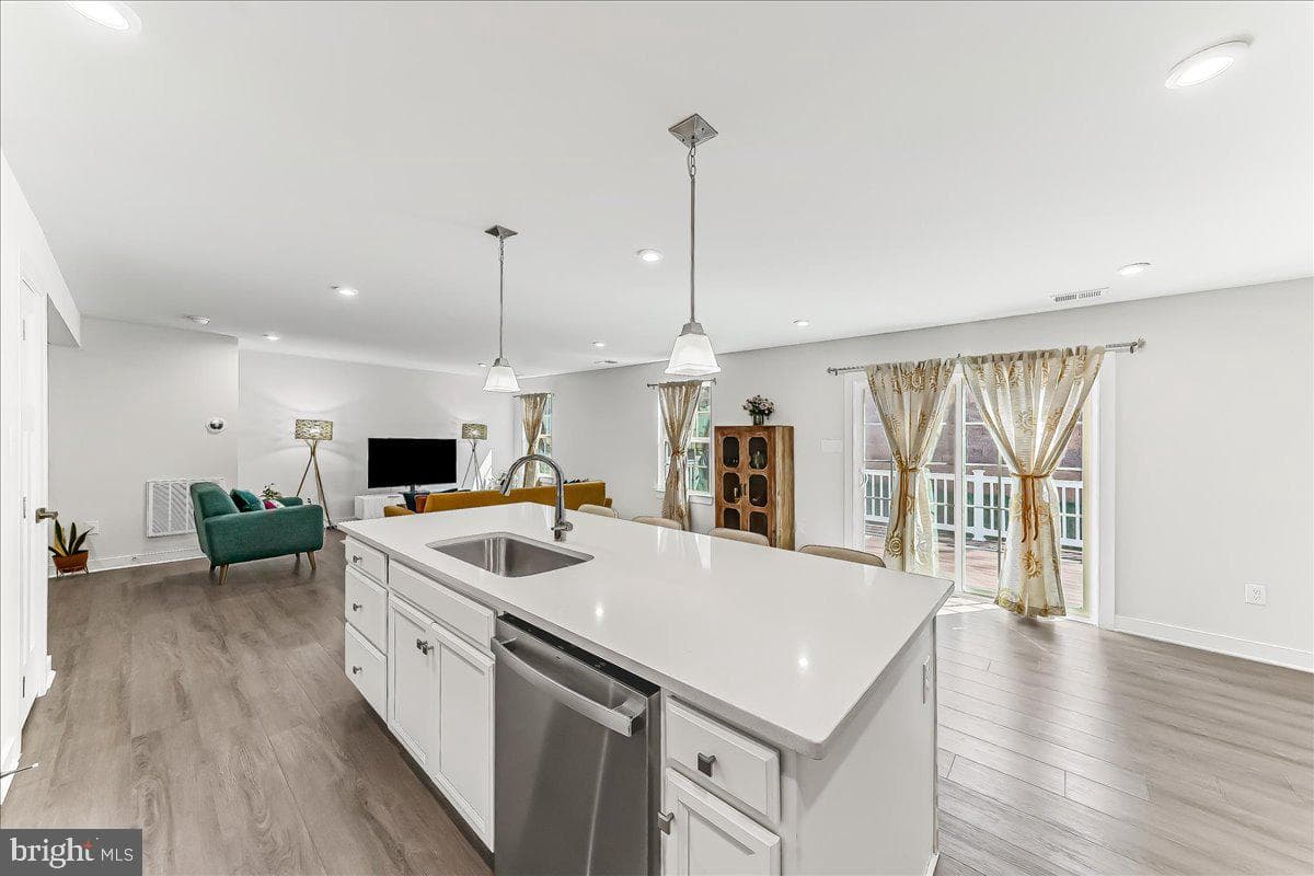 215 Sloan Drive photo 14