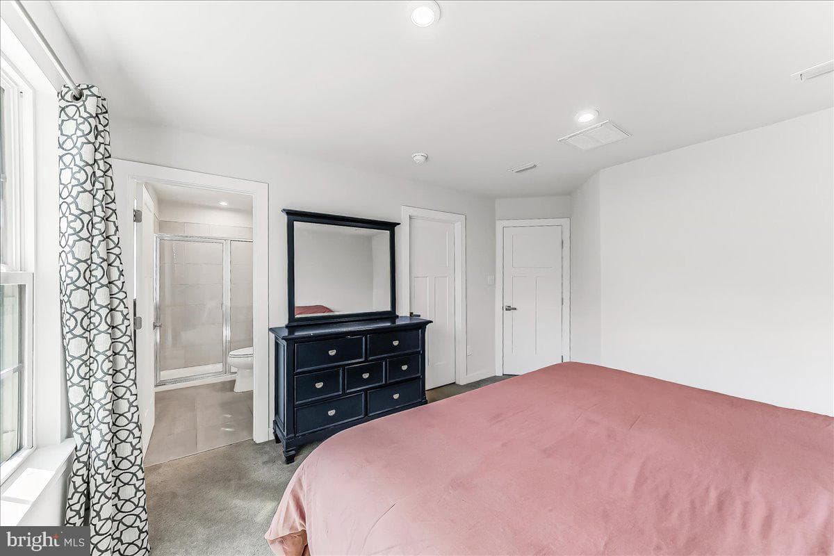 215 Sloan Drive photo 18