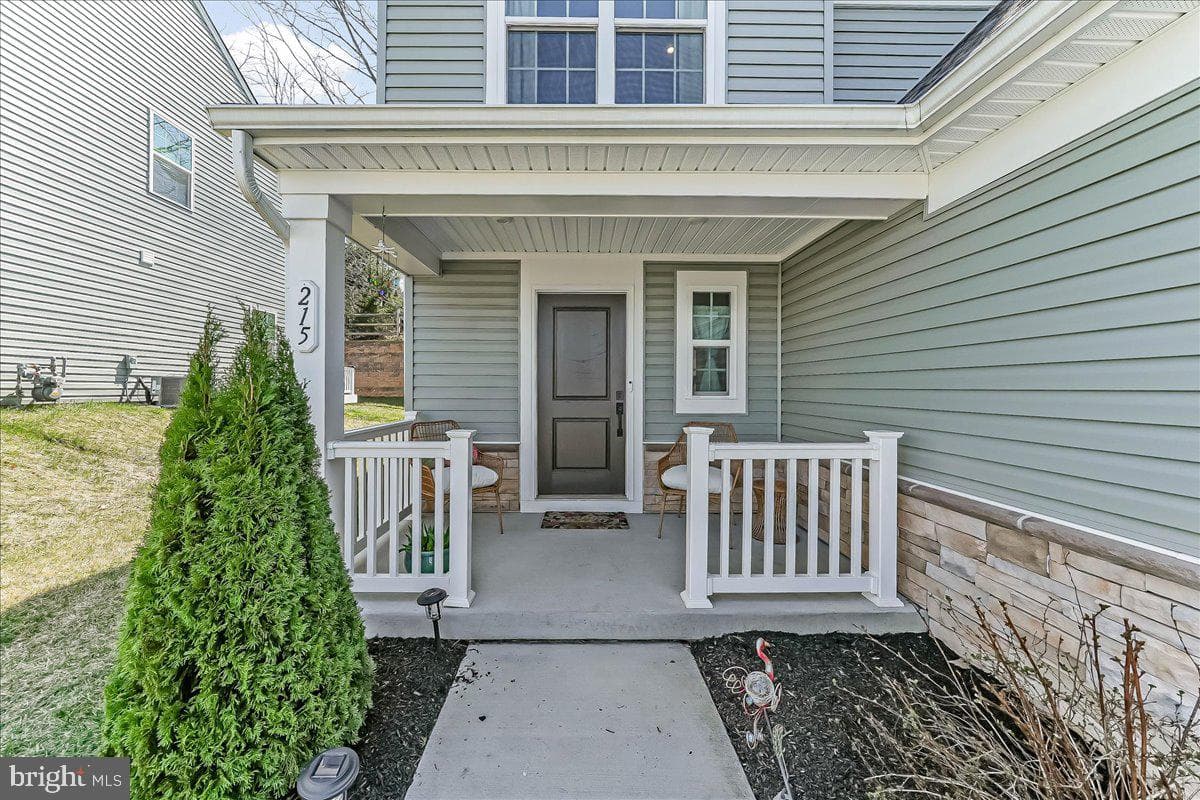 215 Sloan Drive photo 3