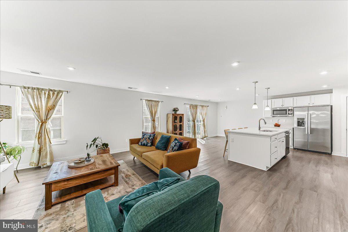 215 Sloan Drive photo 9