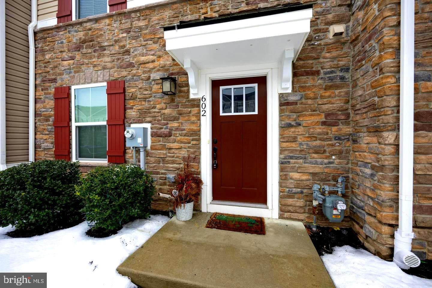 602 Holywell Drive photo 3
