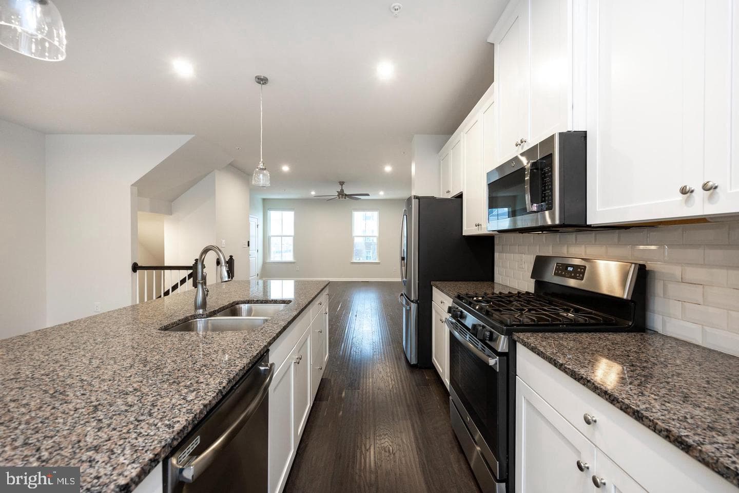 602 Holywell Drive photo 6