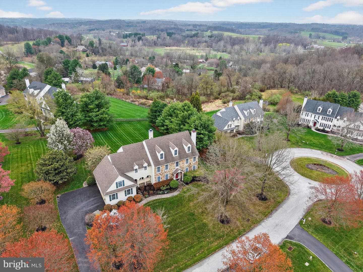 2 Limner Court photo 3