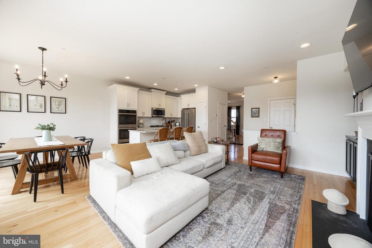 217 Kestrel Court photo 8