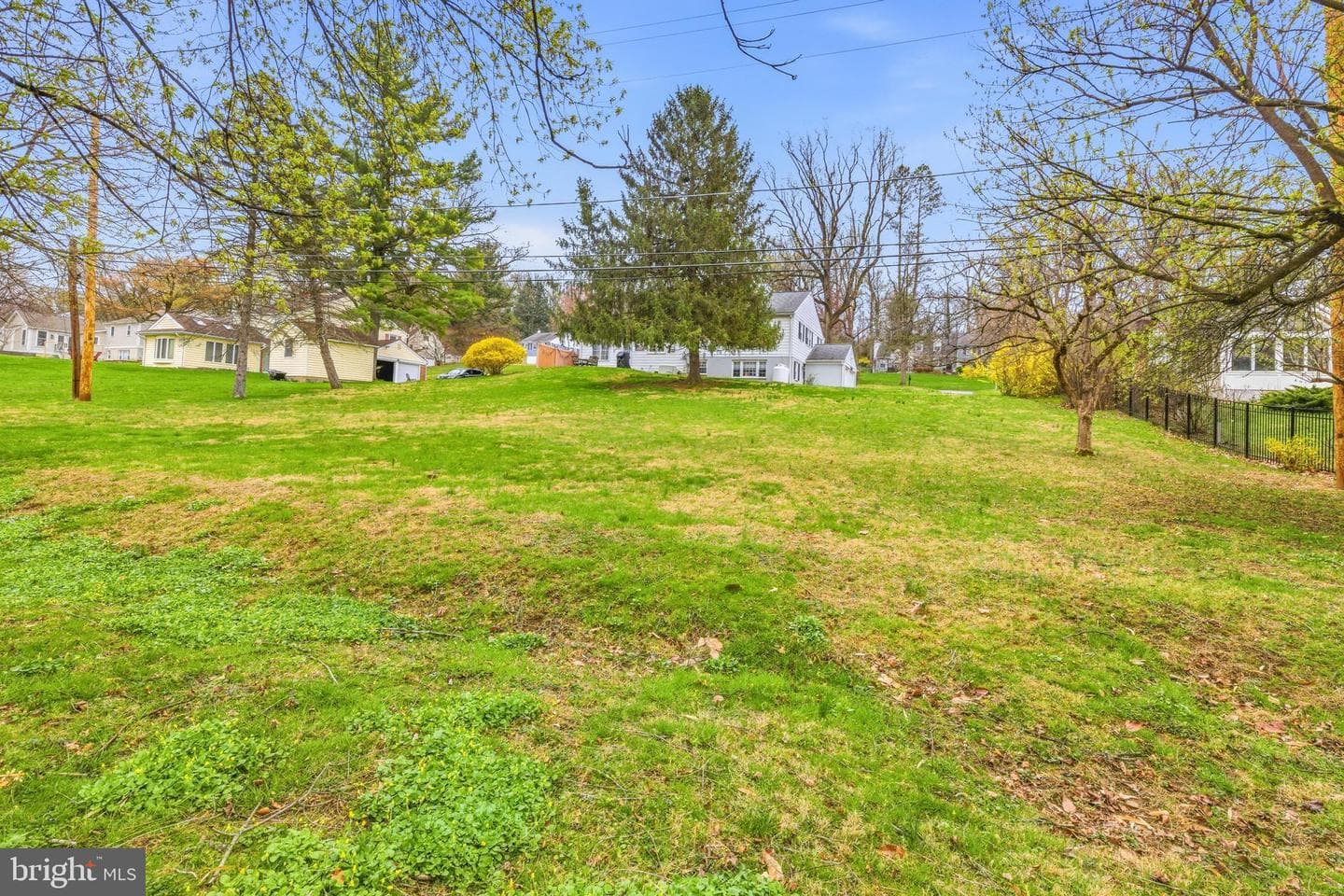 329 Devonshire Road photo 26