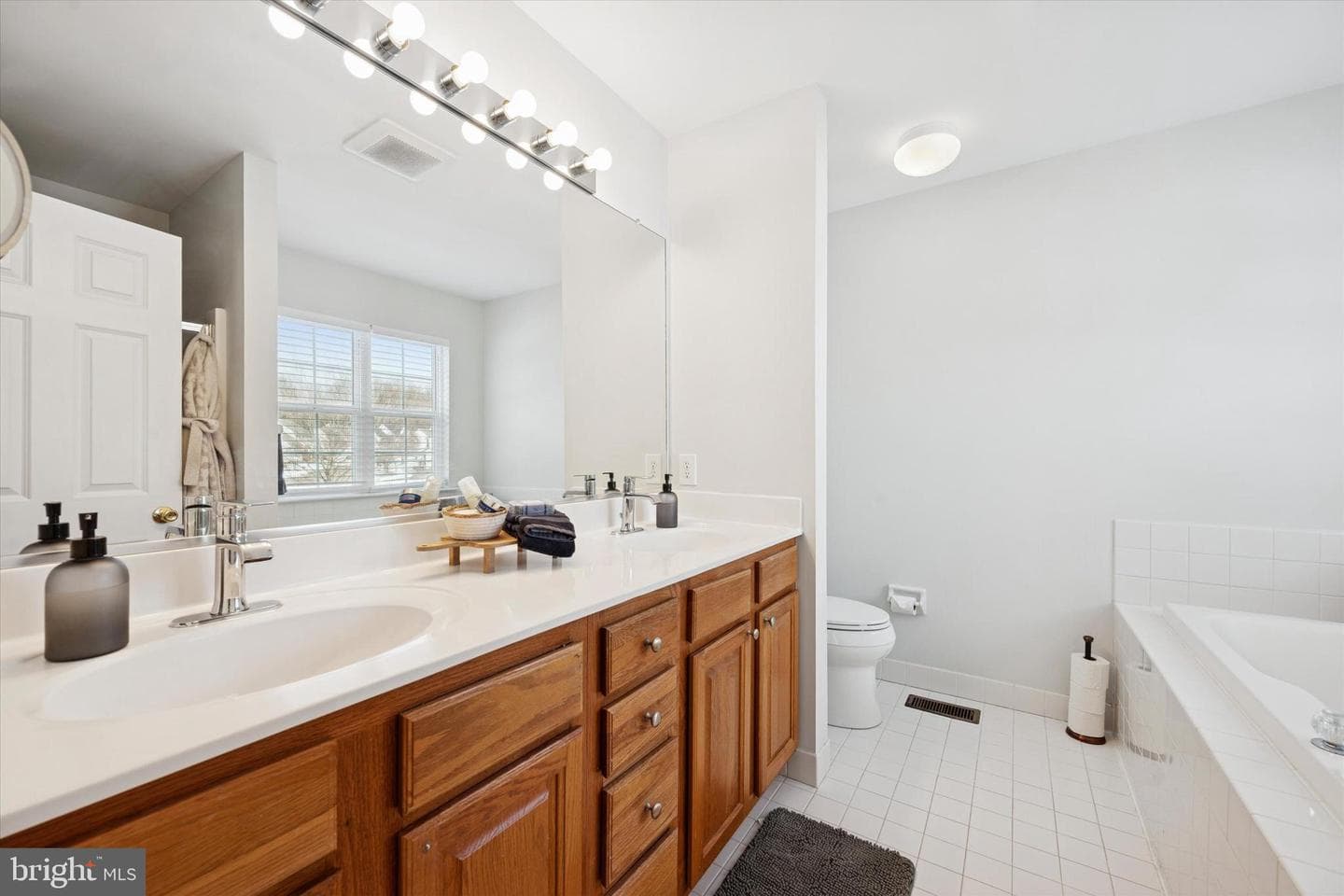 1025 Wiggins Way photo 15