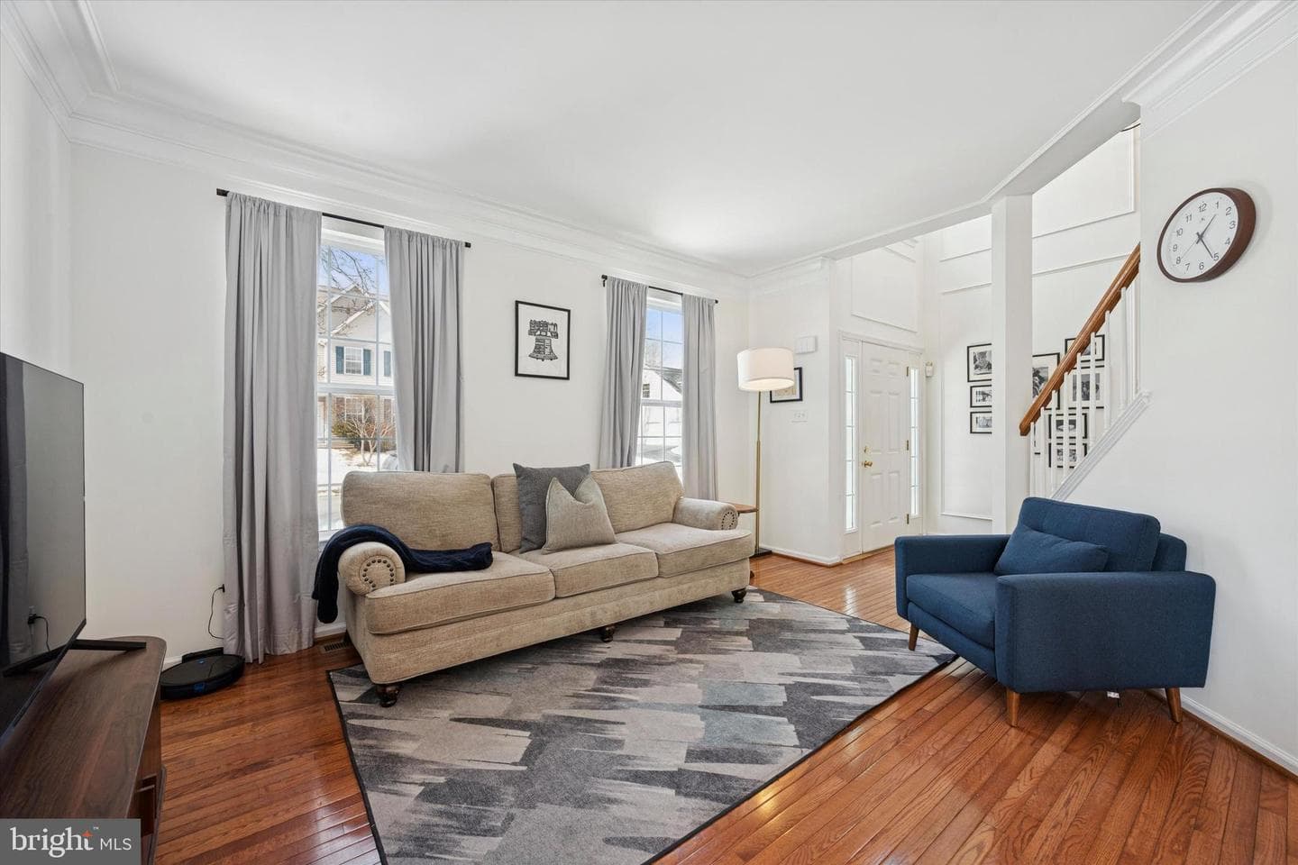 1025 Wiggins Way photo 3