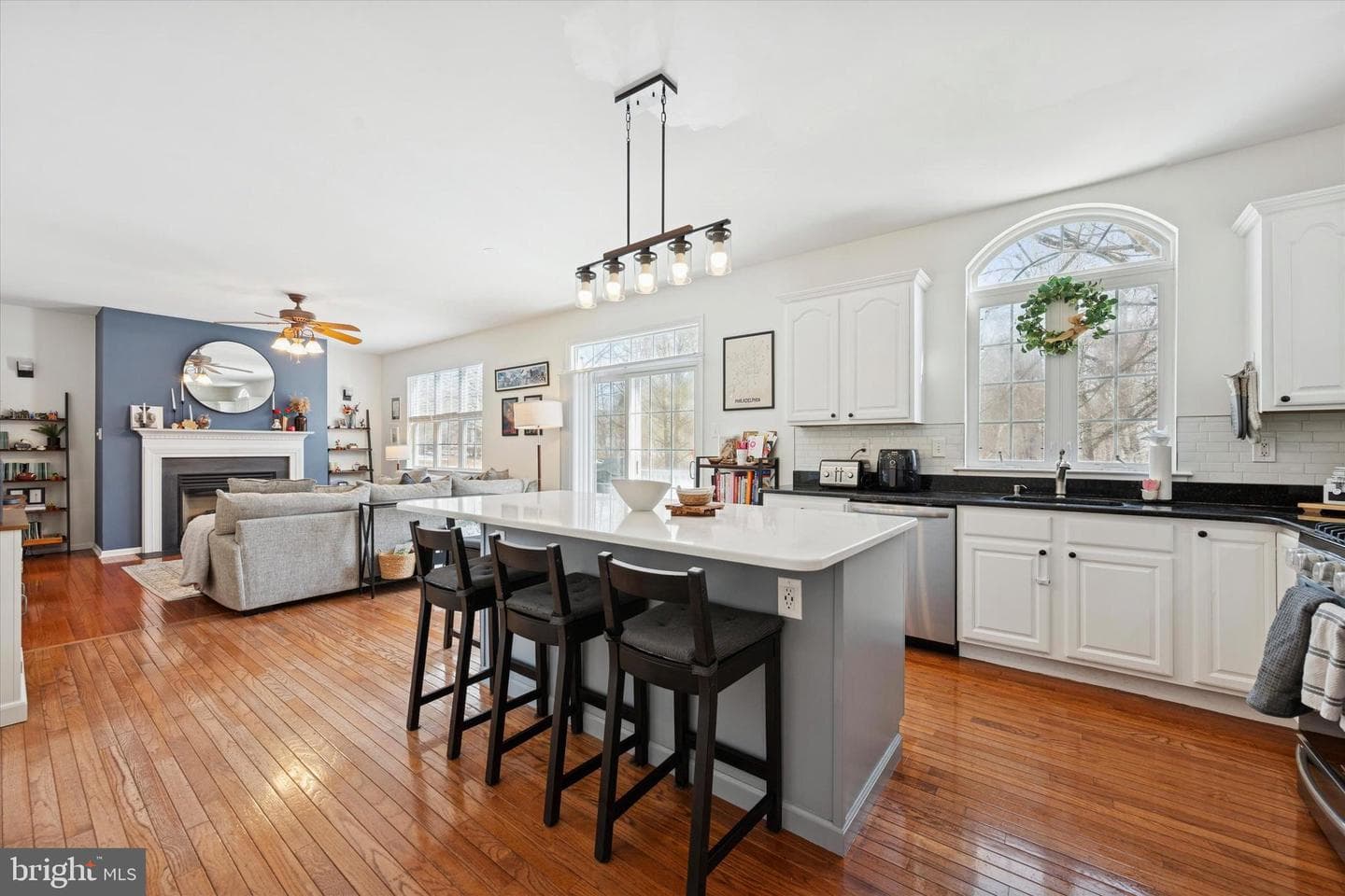 1025 Wiggins Way photo 6